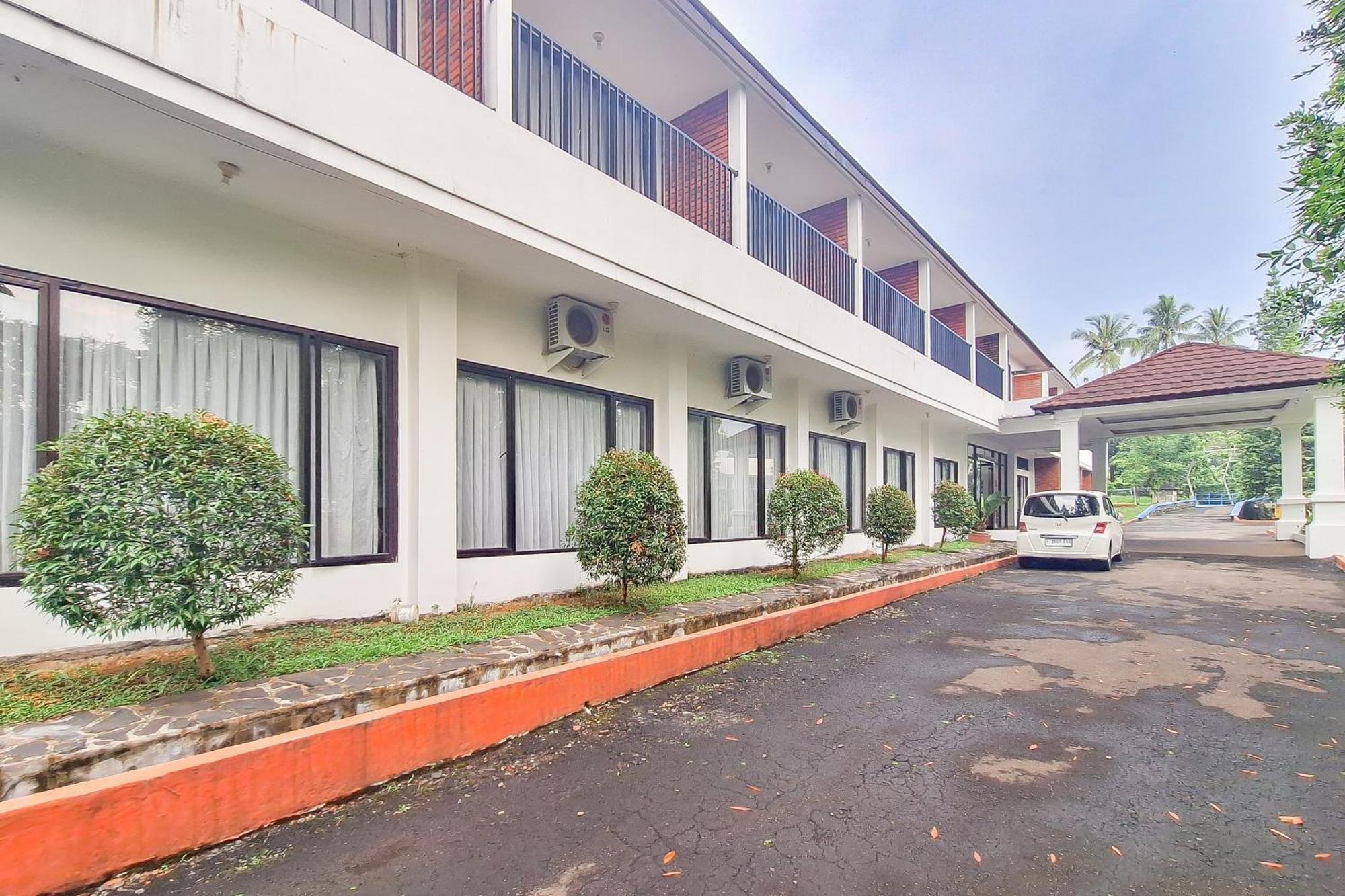 Urbanview Hotel Tridaya Cisarua Puncak Extérieur photo