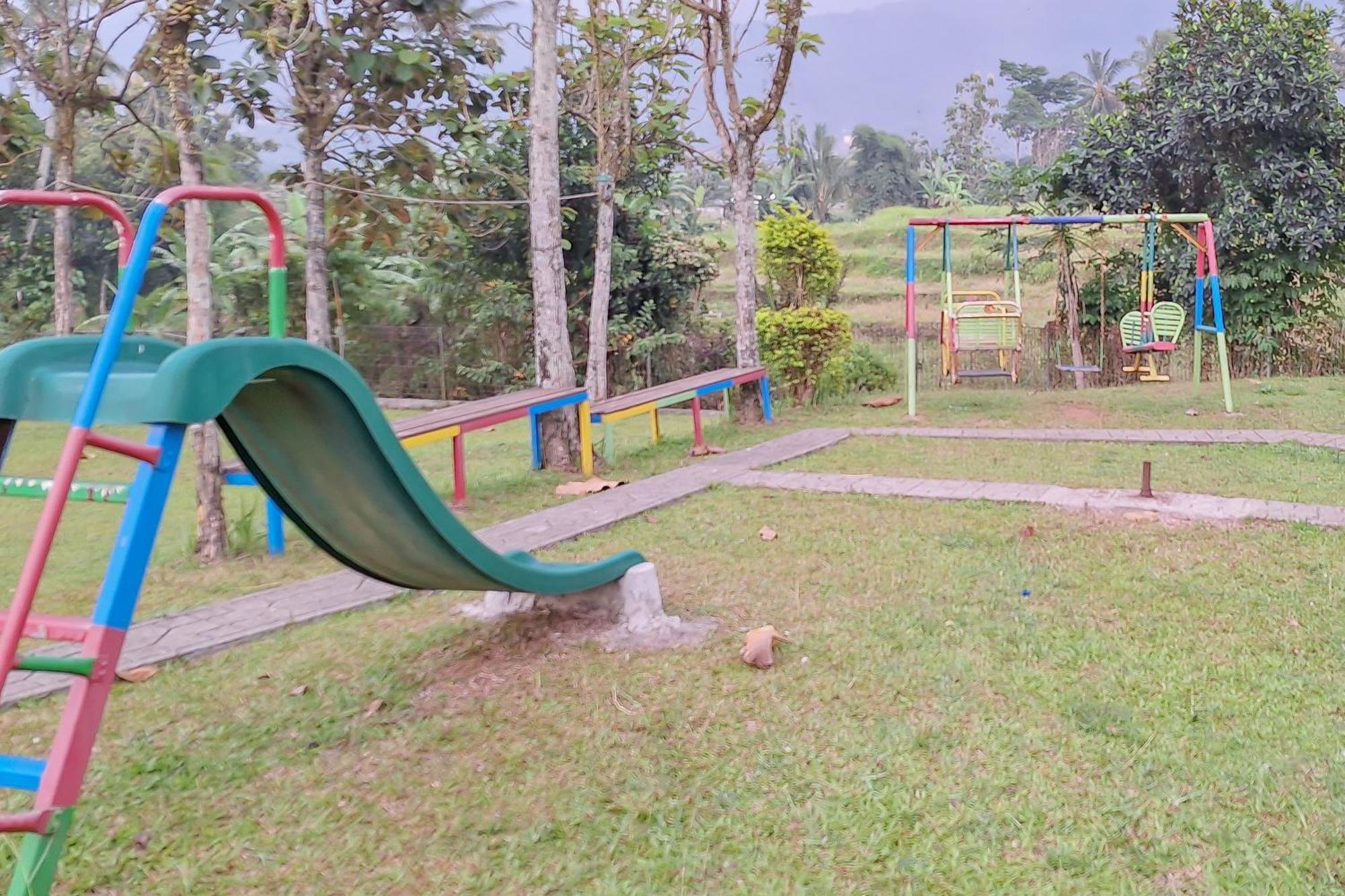 Urbanview Hotel Tridaya Cisarua Puncak Extérieur photo